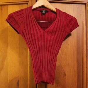 Silx by August Silk Ribbed V-Neck Tee - Red